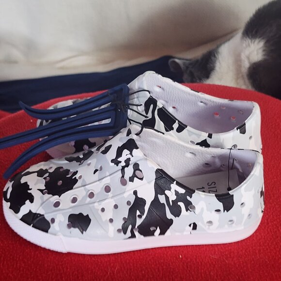 DSG Youth White Gray and Black Camo Non Marking Sole EVA Slip On Shoes Size 11K - Picture 10 of 16